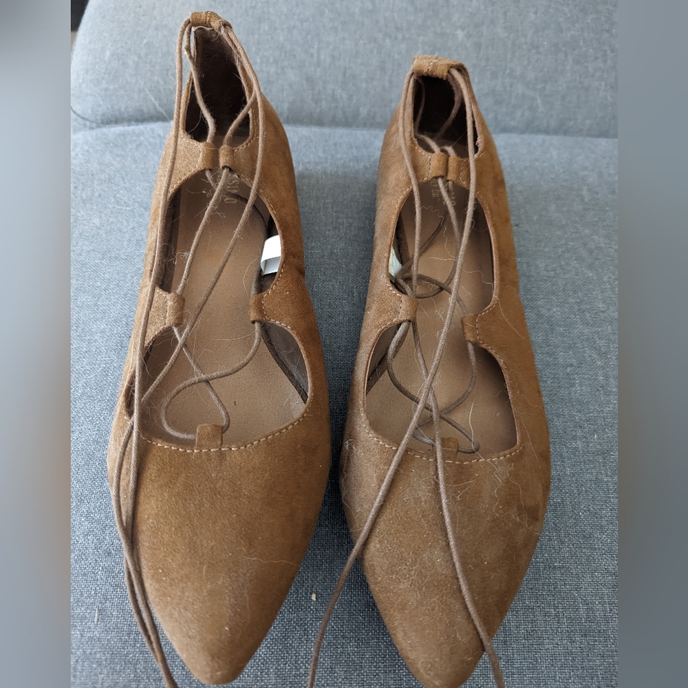 Mossimo tan sued flats